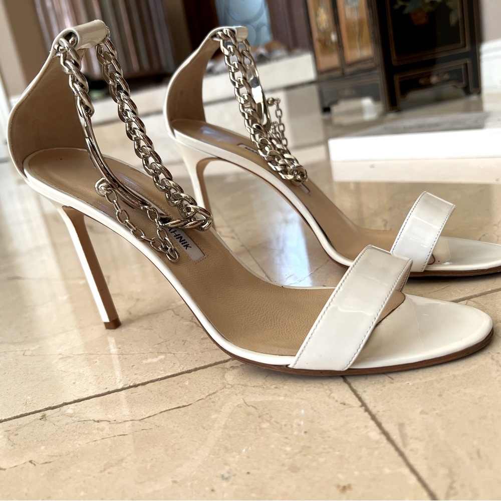 Manolo Blahnik white patent leather chaos pump with chain ankle strap 10 1/2B.
